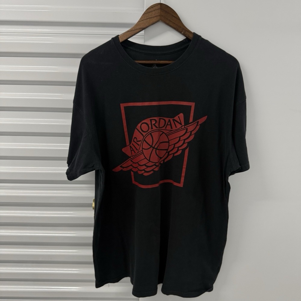 Nike Air Jordan Wings Logo T Shirt Mens XXL Black Red Graphic Tee